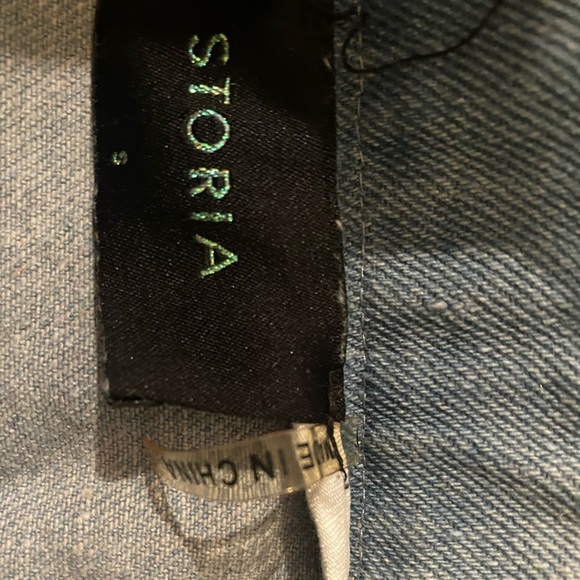 Ripped Jean skirt - Picture 2 of 3